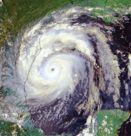 Ураган Emily. Снимок с NOAA 18