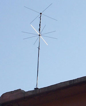 Фото антенны 137 МГц. Тип - крестообразная. Стационарная.