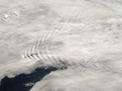 Облака над островом Bouvet. Южная Атлантика. 06 декабря 2007 года.