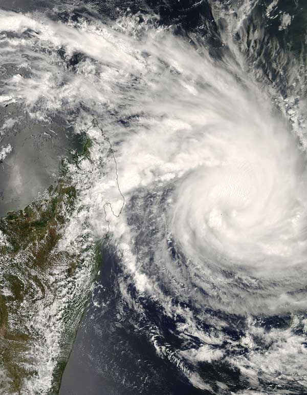 Тропический циклон Ivan.