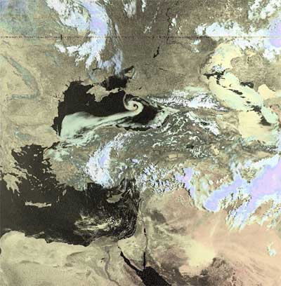 Черноморская Несси, охотящаяся за циклонами