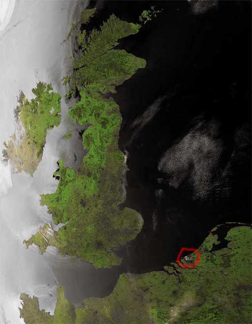 Оранжереи в Голландии. Вид из космоса